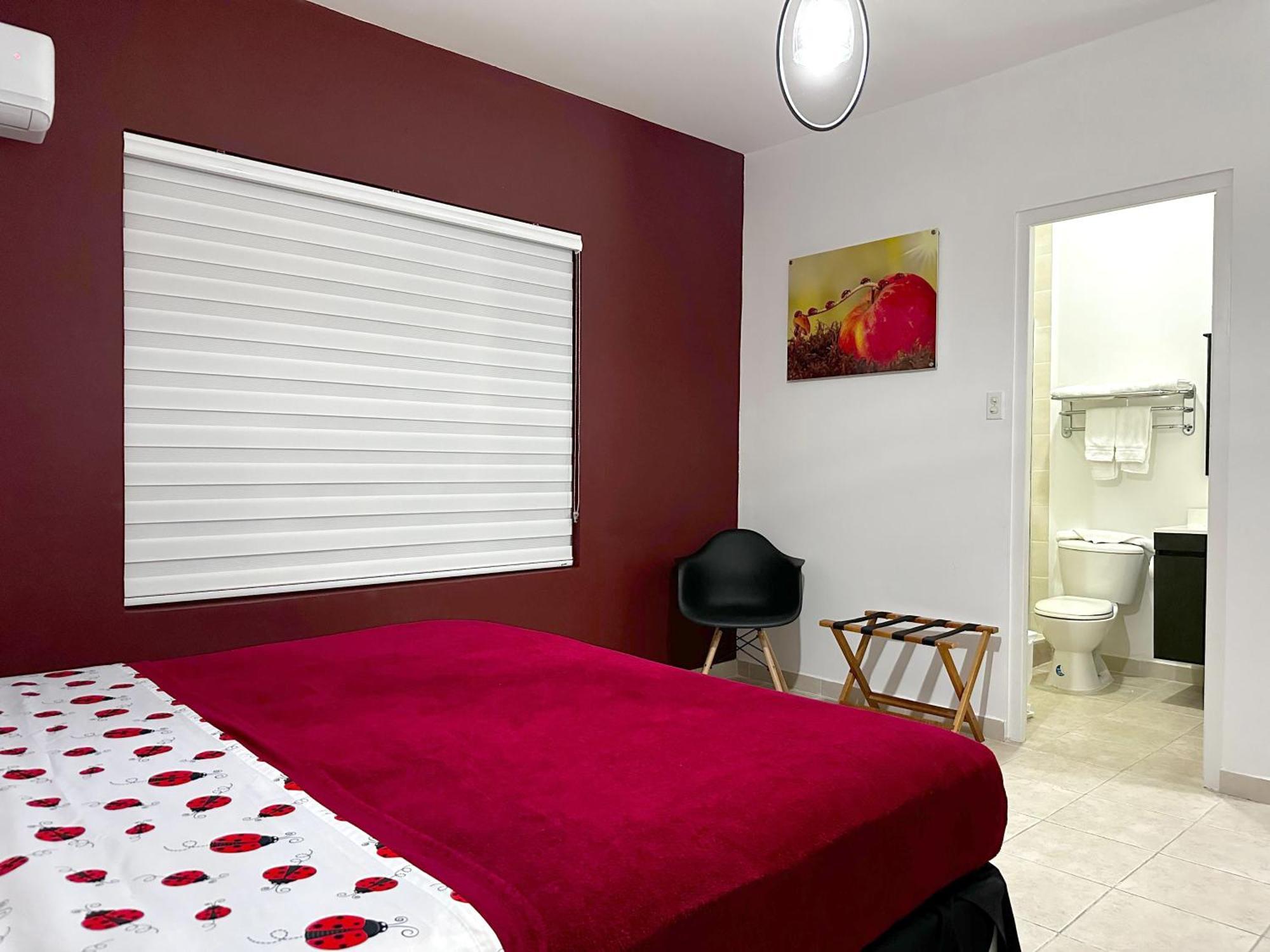 Ladybugs Apartments Palm Beach Exterior foto